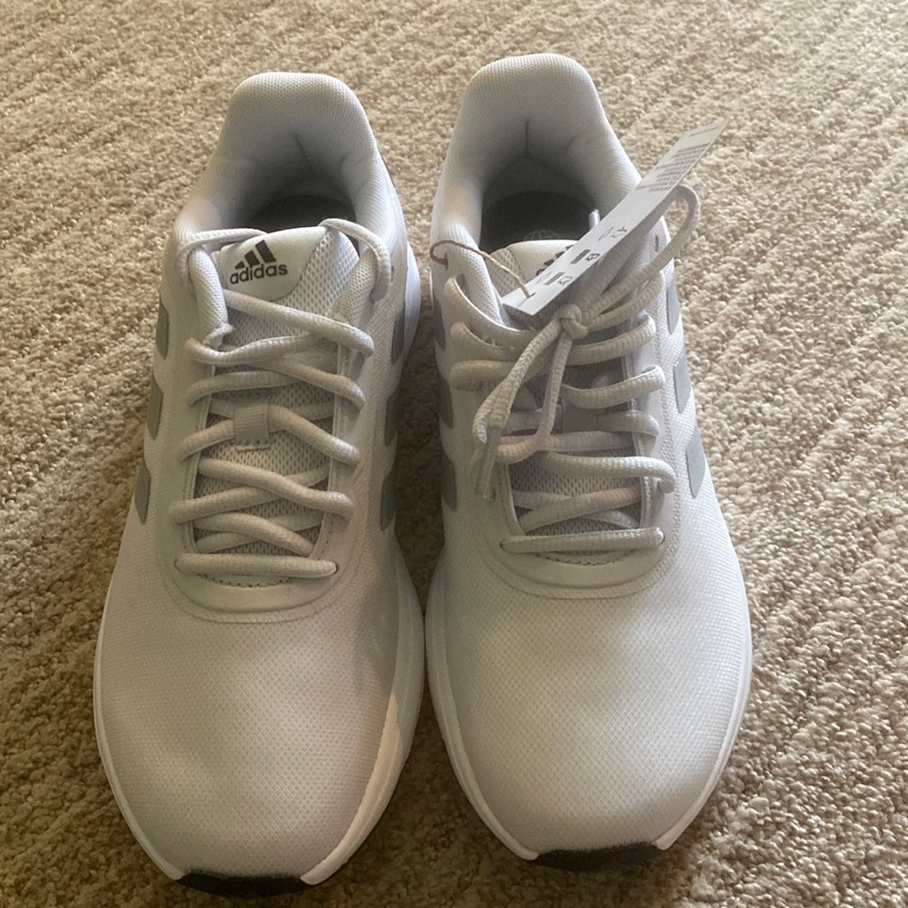 Brand New never worn Adidas Start your run size 7 1/2 NWT